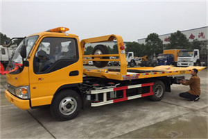 霞山哪里有拖车服务